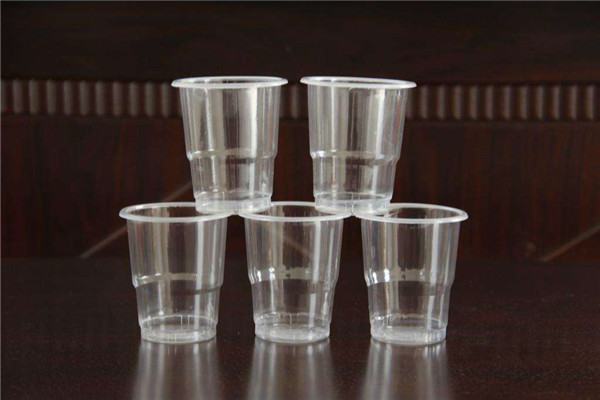 經(jīng)常用塑料杯喝水,會對人體產(chǎn)生有害物質(zhì)嗎?